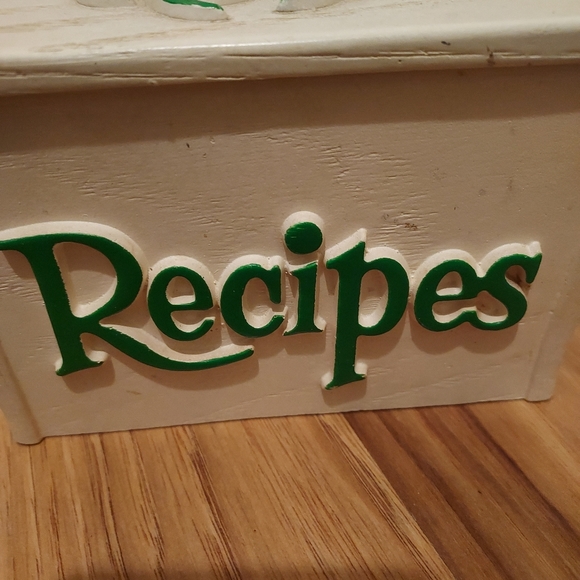 Vintage FTD 1985 Wood Look Resin Pink Yellow Green Flowers Theme Recipe Box USA - Picture 2 of 11